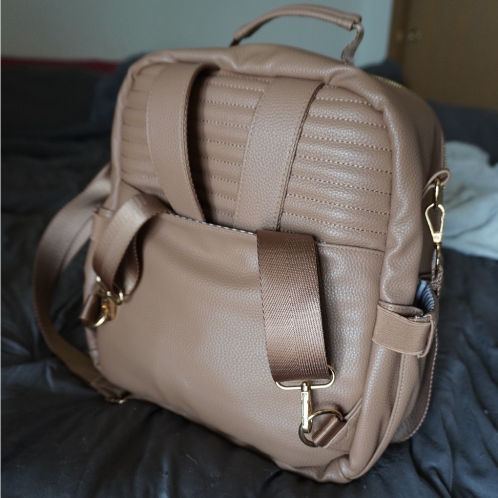 RadRev Desert Backpack - Full Size - Picture 5 of 7